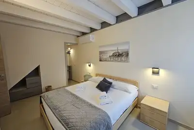 Image de Regarda - \"G&J - 2 floor\" modern onebedroom apartment with roof terrace