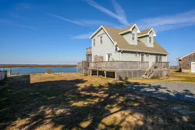 Image de Channel View Cottage - Waterfront Wonderland!