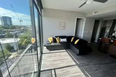 Bachelor Suites W\/ Stadium Views