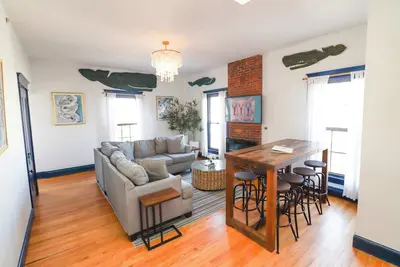 Image de WestEnd Large Penthouse walk to Old Port w/Parking