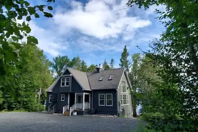 Image de The Sunrise - Peaceful Waterfront Cottage on Dunlop Lake in Elliot Lake