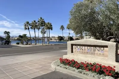 Image de Executive 2 bedroom 2 bath condo. Fantastic location. First floor. . no steps!