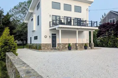 Image de Modern Beach House Serenity