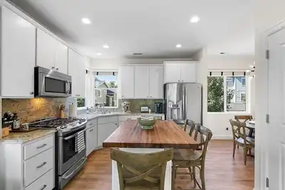 Image de Urban living minutes from Downtown Spokane! Stunning river views
