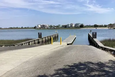 Image de Unique home and cottage directly across the street from intracoastal waterway