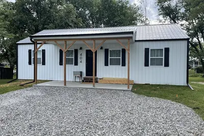 Image de Edina Missouri New Cabin in Rural Area