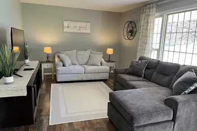 Image de Patten Place - Close to everything in Oneonta - clean, updated private home.