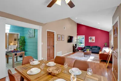 Image de Single Level | Free Parking & Wi-fi | Private Yard