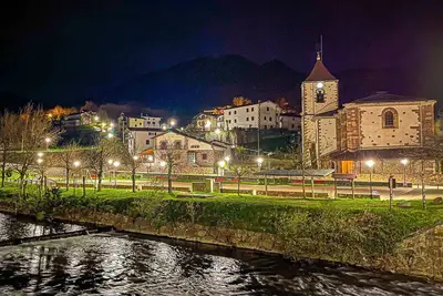 Image de Loft con Encanto e Hidromasaje en Navarra, Cerca de Baztan