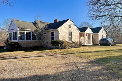 Image de Secluded, Private Vacation Beach Home on Chappaquiddick Island, Walk To Beach.