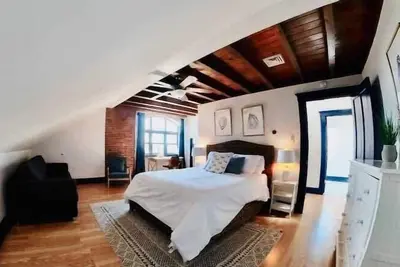 Image de Historic West End Penthouse