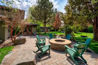 Image de 0. 5 Acre Cozy Oasis, Family/Pet-Friendly, , Water Feature, River Trails