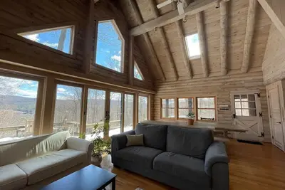 Image de Treetop Hideaway in Tyringham