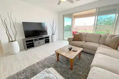 Image de Striking 4 Bd, 3 Ba New Home Has It All