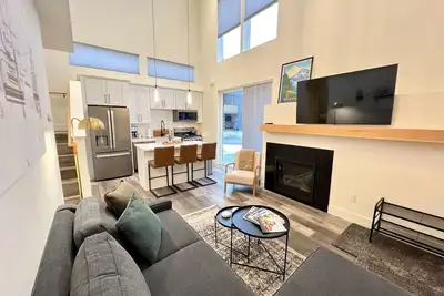 Image de 40 Mins. to Glacier Park, 5 Mins. to City Beach & Dt, Seasonal Clubhouse Pool
