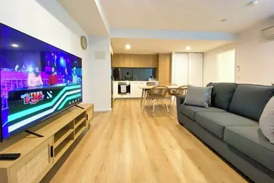 Image de Modern 2br Cbd Townhouse with Pool-Gym-Bbq