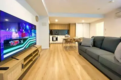 Image de Beautiful 2br Cbd Townhouse with Pool-Gym-Bbq