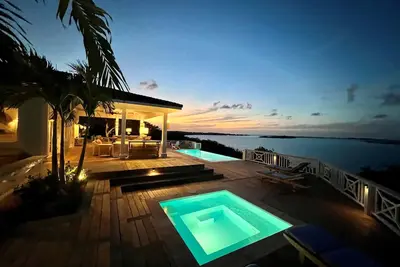 Image de Bahari House - Luxury Oceanfront Villa w/ Spectacular View, Pool, Spa and Dock