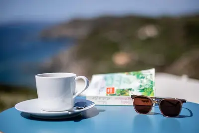 Image de House directly on the cliffs