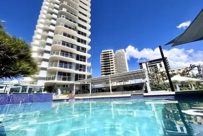 Image de Ocean View 2br MainBeach Getaway