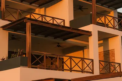 Image de Room 1- Spacious Ocean Front Condo. Perfect for a romantic getaway 6 Ppl