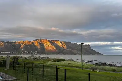 Image de DeJa Blue. Luxurious modern appartment in a golf estate 30 meters from the beach