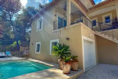 Image de Villa avec piscine au cœur du parc des Calanques