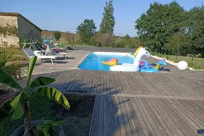 Image de Maison de campagne avec piscine et proche des sentiers de randonnées