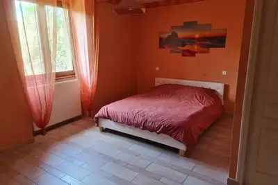 Image de Appartement 130 M² cour privative ruisseau sous balcon