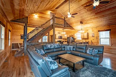 Double Down Lodge by The Inn & Spa at Cedar Falls