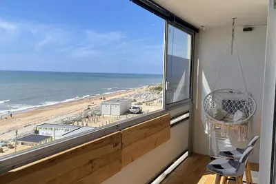 Image de Le Dauphin Bleu face mer