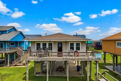 Image de Beach Front Private Walkway - Gorgeous views to watch Mother Nature at her best!