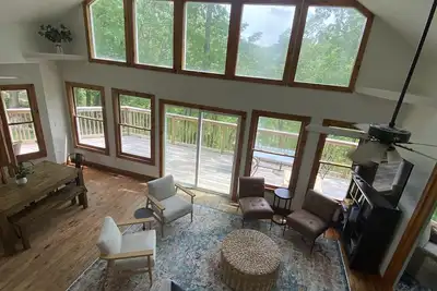 Image de Beautiful Home with views, dock, lots of parking- near Atv trails