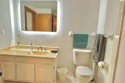 Image de Beautiful Lake House with Lake Access