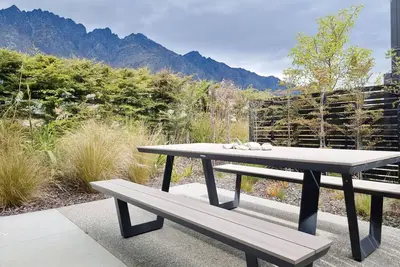 Image de Fantastic home in Jacks Point, Free Parking & Wifi