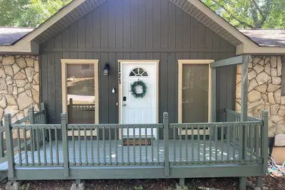 Image de Sleeps 10, 5 Bedroom Home, Peaceful Neighborhood w\/Community Pool Access