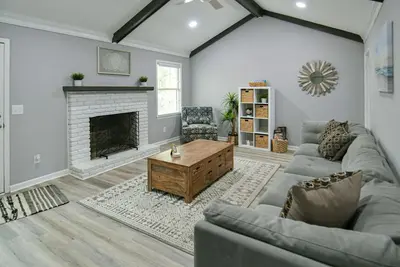 Image de Beautiful 3 Bd/2 Ba Home with Ping-Pong, Arcade, Grill, and 2 Dining Rooms