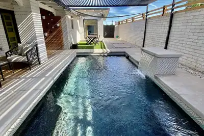 Image de Palm Springs Vibe - Pool Home