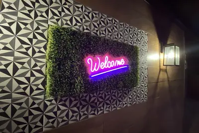 Image de Double the Space- 5 bd/4 bath with Pool