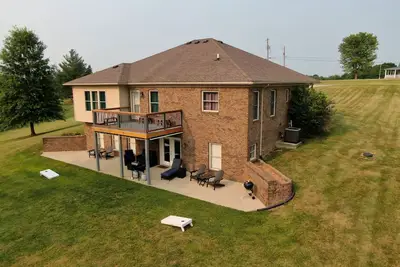 Image de Relaxing 2800sf Countryside Bourbon Trail Home w/Game Room