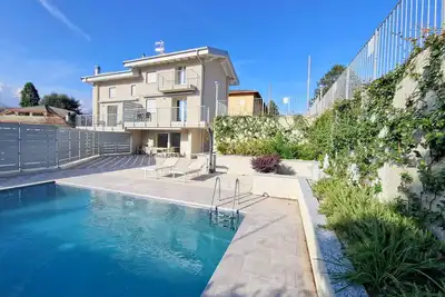 Image de Villa Claudia with pool, near the beach and the famous villages of Como Lake