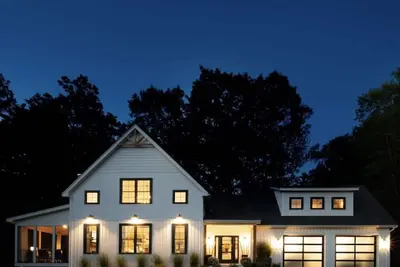 Image de Retreat to the White Mountains!