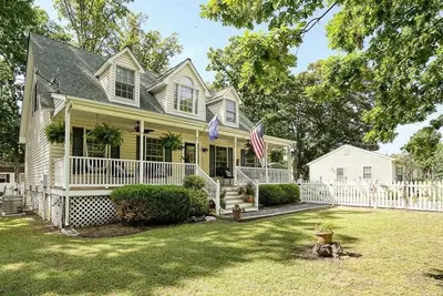 Image de Quaint Tilghman Island home