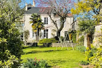 Image de Charming house of 280m2 with heated swimming pool …