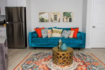 Image de Beautiful furnished 2bedroom