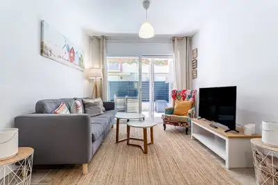 Image de Recently renovated 2-room apartment with air conditioning