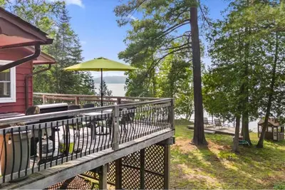 Image de Sand Lake Oasis -Beautiful 3Br Waterfront Cottage w/ Lots to Do!