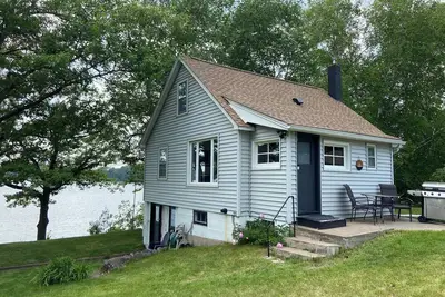 Image de Cozy Lakefront Getaway on Long Lake