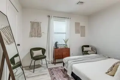 Image de The Comanche Cottage - 1. 8 Miles to Ou Campus