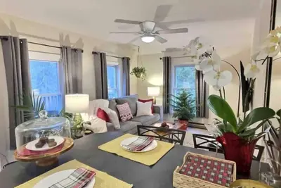 Image de Couples hot tub getaway | fast wifi | Pets |